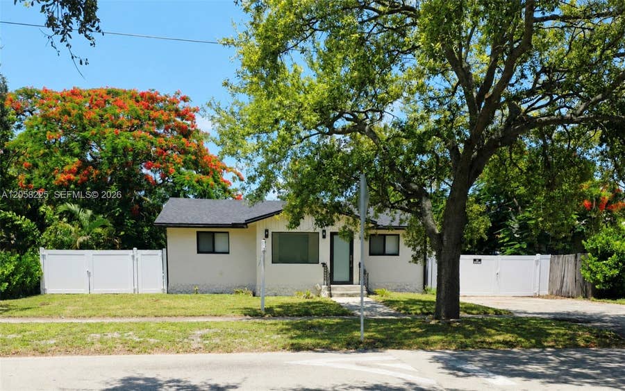 Property photo for 601 NE 1st Street, Pompano Beach, FL