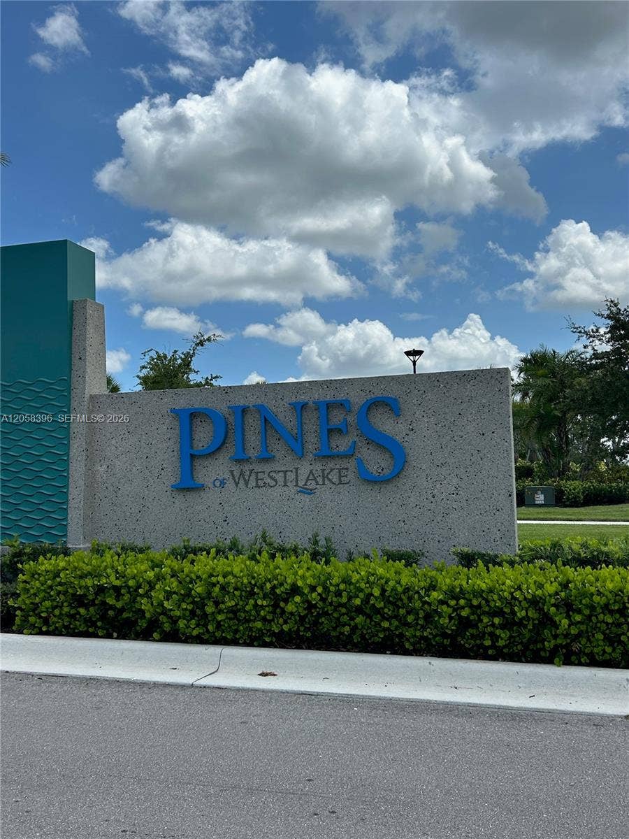 Property photo for 13680 Spruce Pine Drive, Westlake, FL