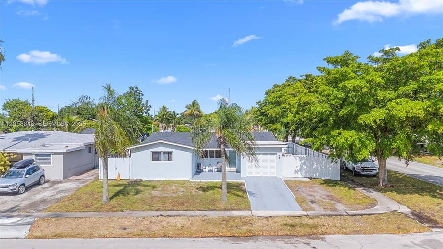 Property photo for 840 N 70th Way, Hollywood, FL