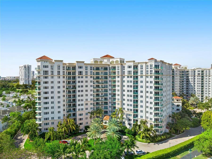 Property photo for 19900 E Country Club Drive, #310, Aventura, FL
