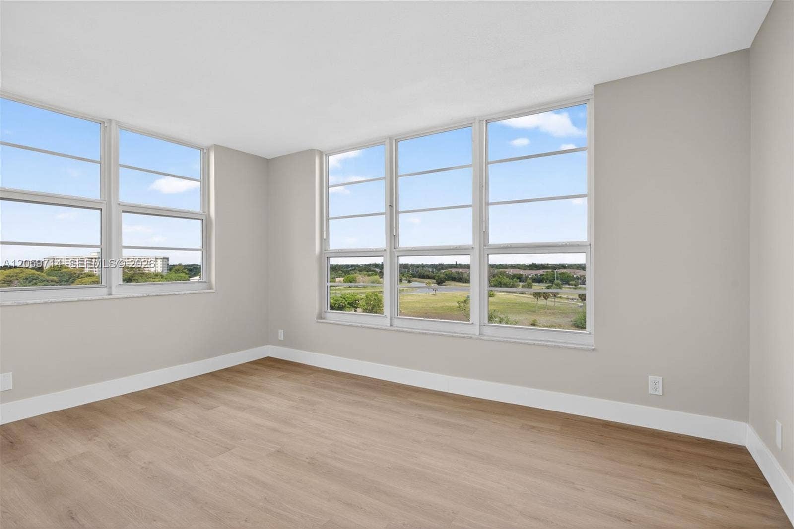 3090 N Course Drive, #807, Pompano Beach, FL 33069 Photo 14