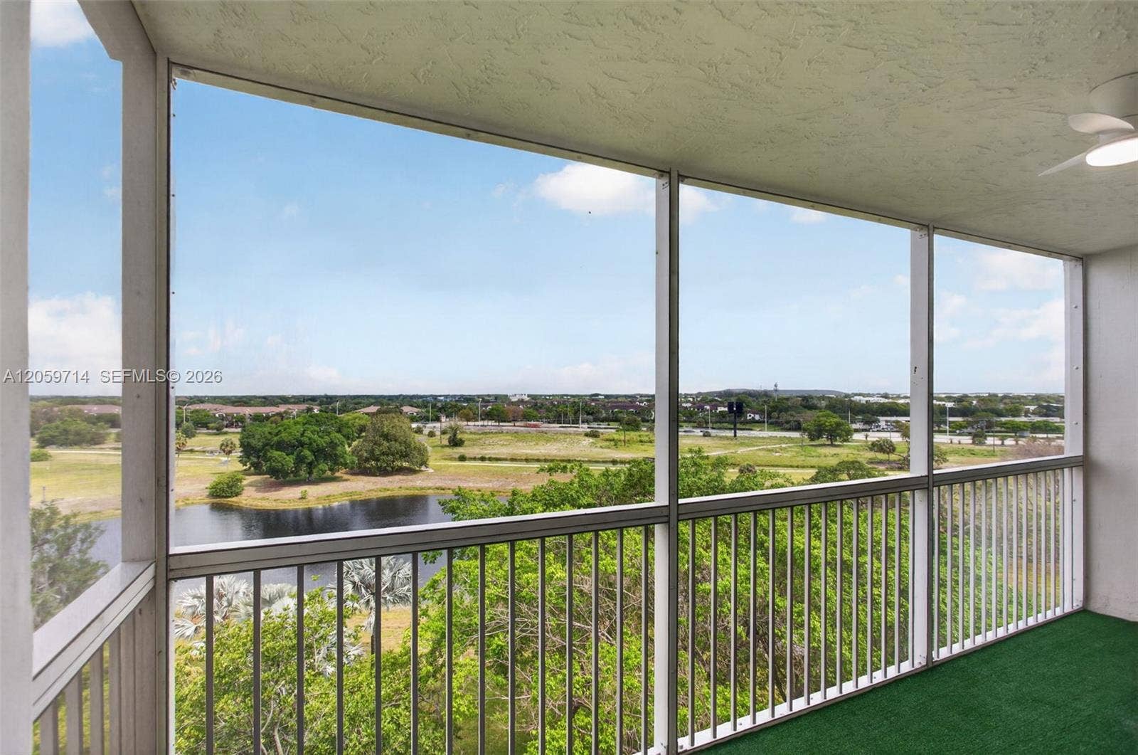 3090 N Course Drive, #807, Pompano Beach, FL 33069 Photo 4