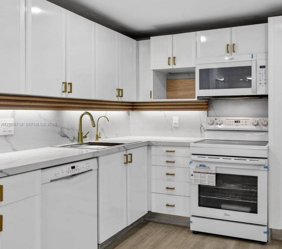 3090 N Course Drive, #807, Pompano Beach, FL 33069 Photo 9