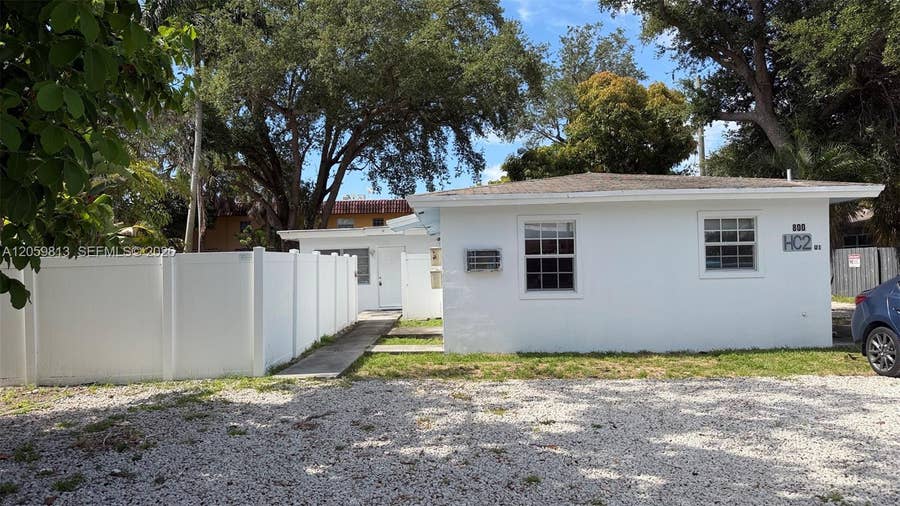 Property photo for 800 SE 15th Street, #2, Fort Lauderdale, FL