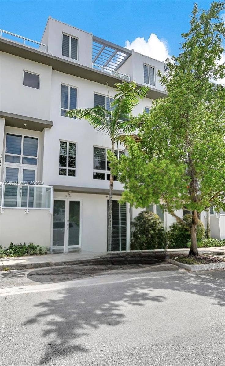 Property photo for 10350 NW 64th Street, Doral, FL