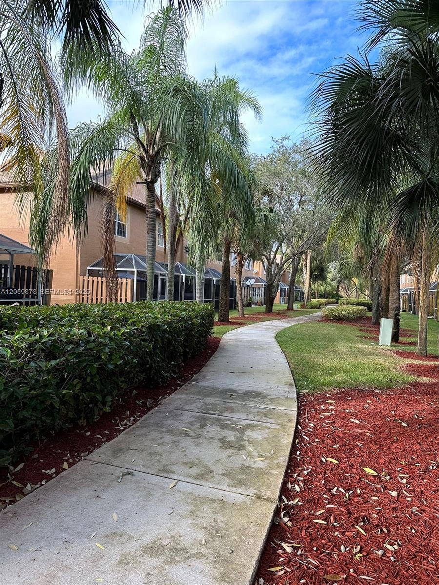 1543 Barcelona Way, #5-30, Weston, FL 33327 Photo 14