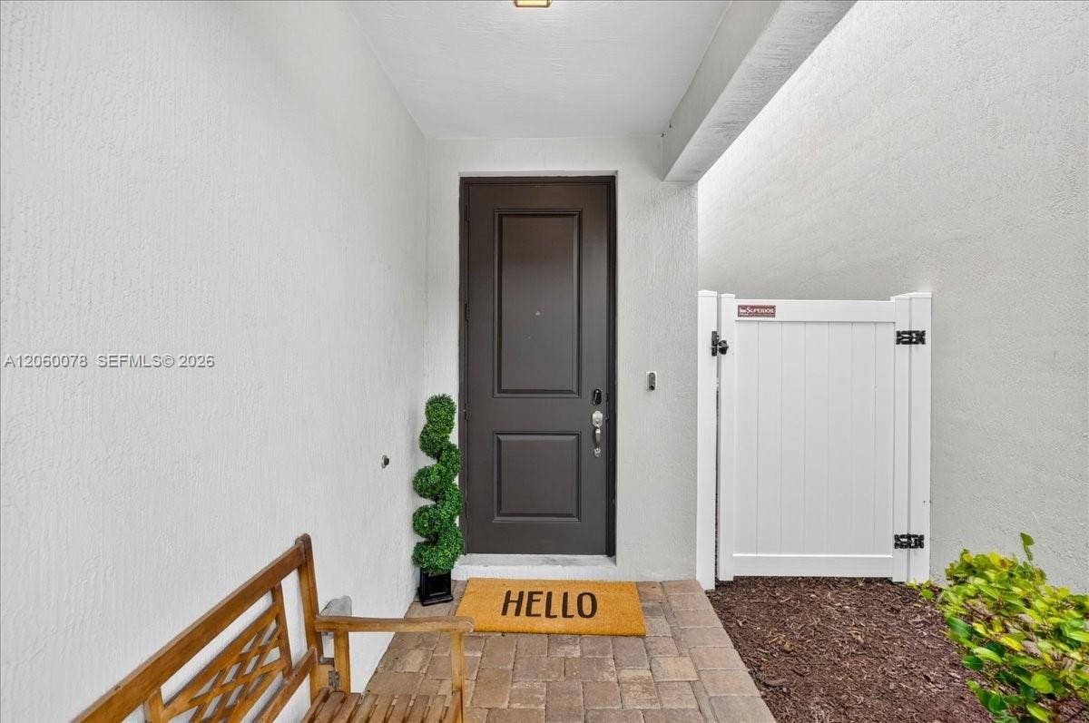 425 NW 33rd Lane, Pompano Beach, FL 33069 Photo 2