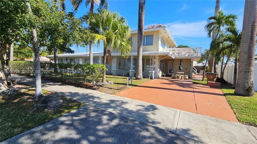 Property photo for 220 SE 12th Avenue, Deerfield Beach, FL