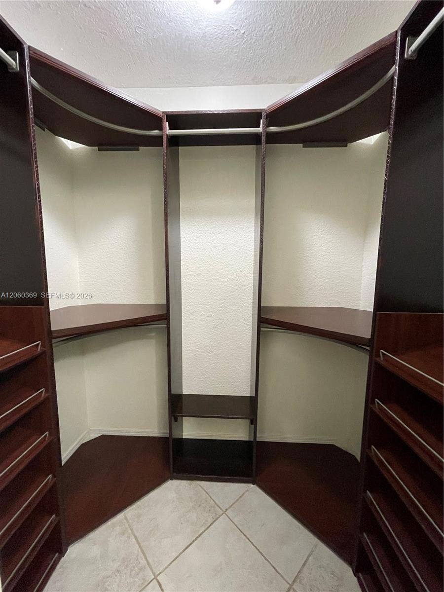 16240 Laurel Drive, #101, Weston, FL 33326 Walk-in closet