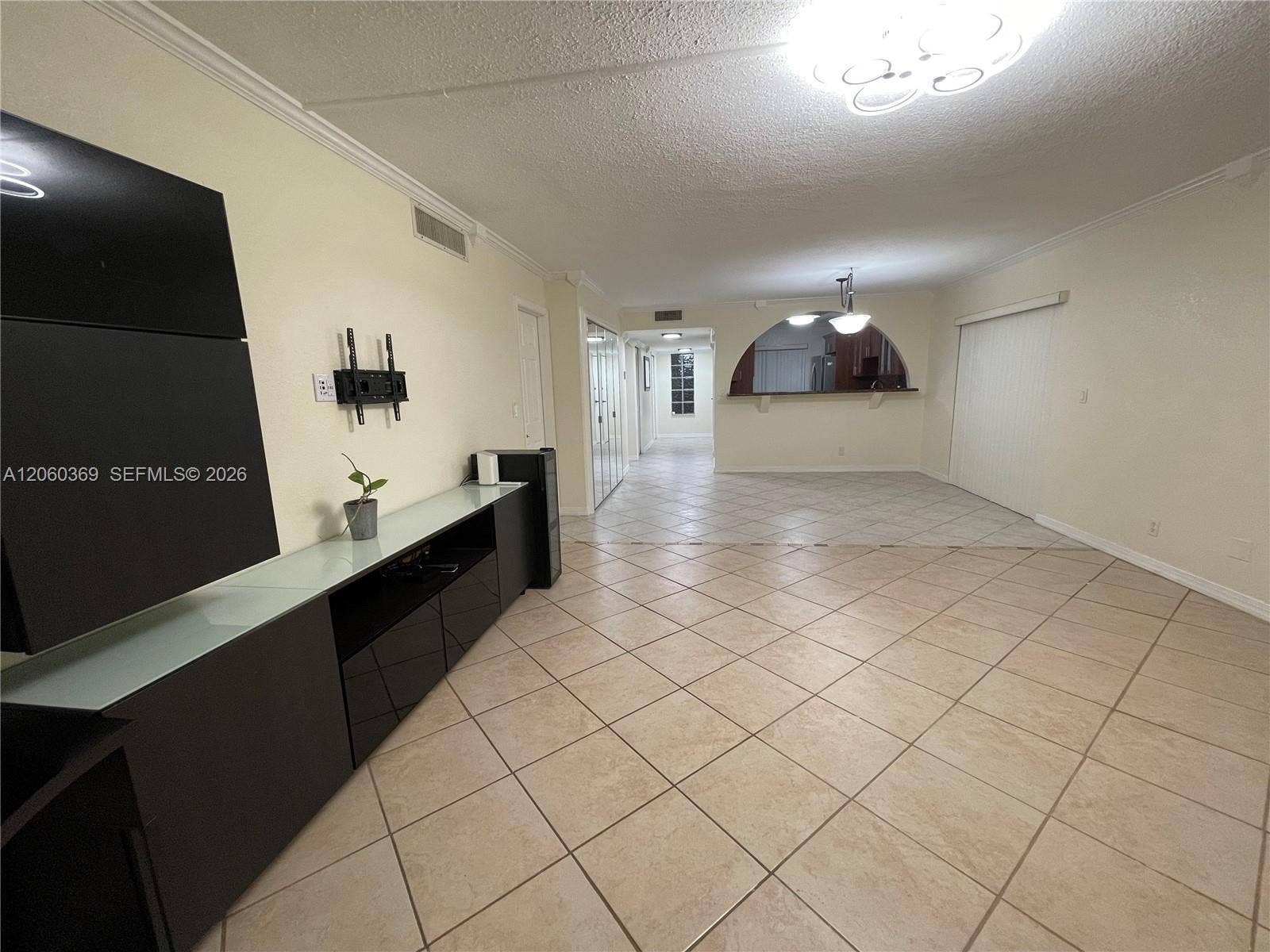 16240 Laurel Drive, #101, Weston, FL 33326 Living & Dining Room