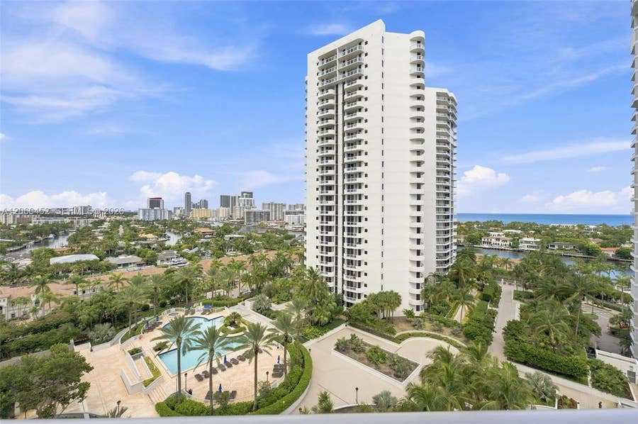 Property photo for 21205 Yacht Club Drive, #1502, Aventura, FL