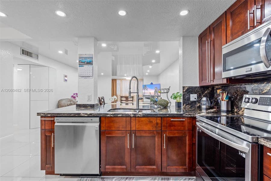 Property photo for 301 NE 14th Avenue, #207, Hallandale Beach, FL