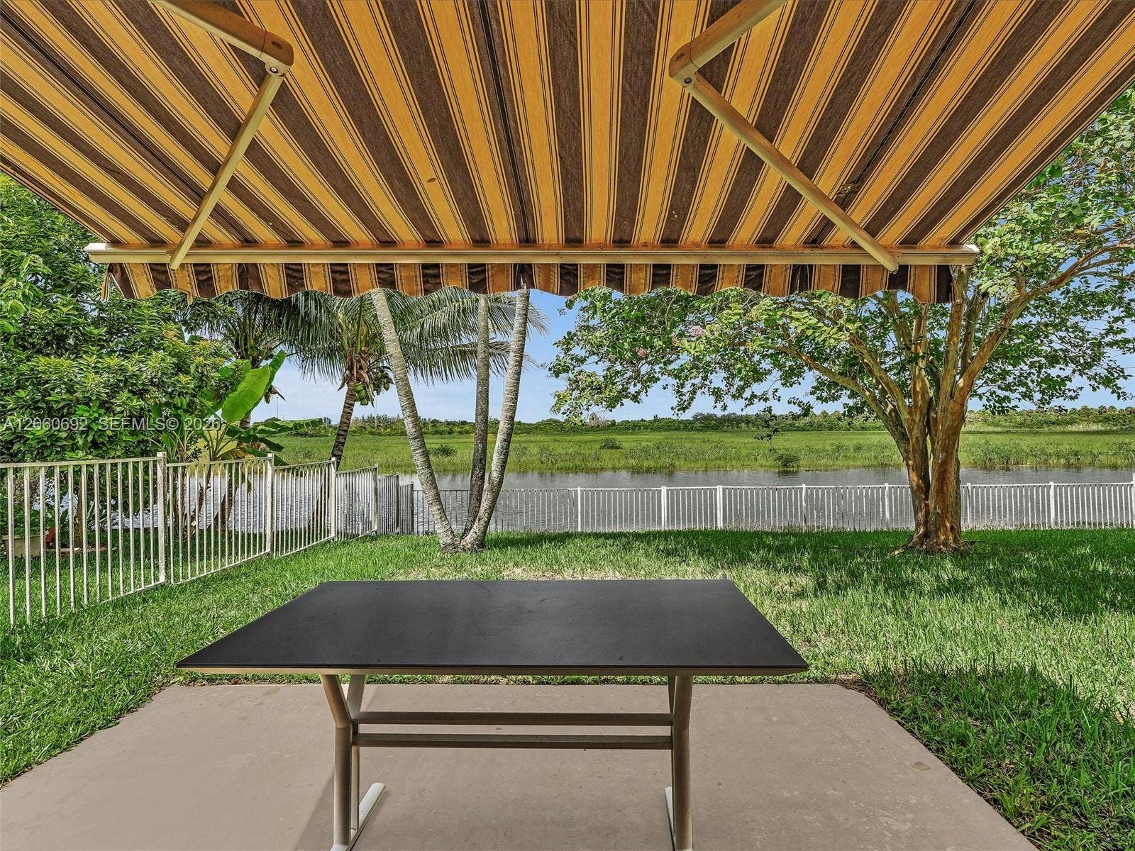 Convenient awning to enjoy outdoor living