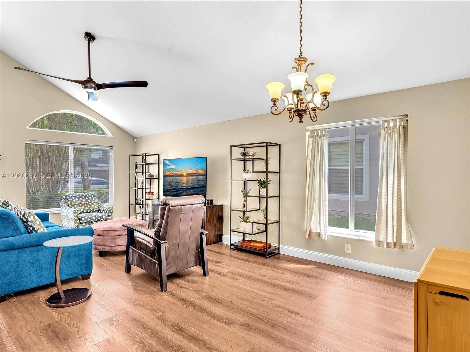 Living room/dining room combination