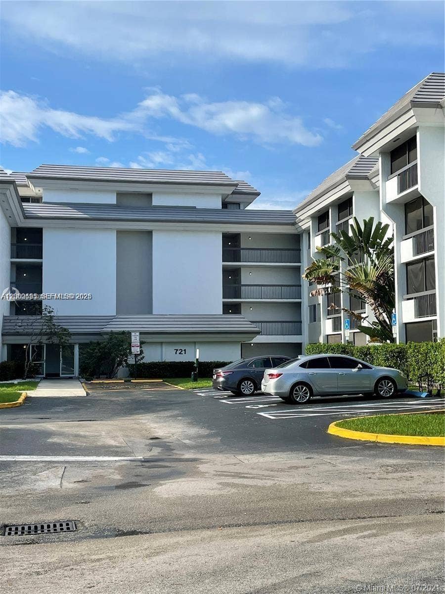 Property photo for 721 N Pine Island Road, #104, Plantation, FL