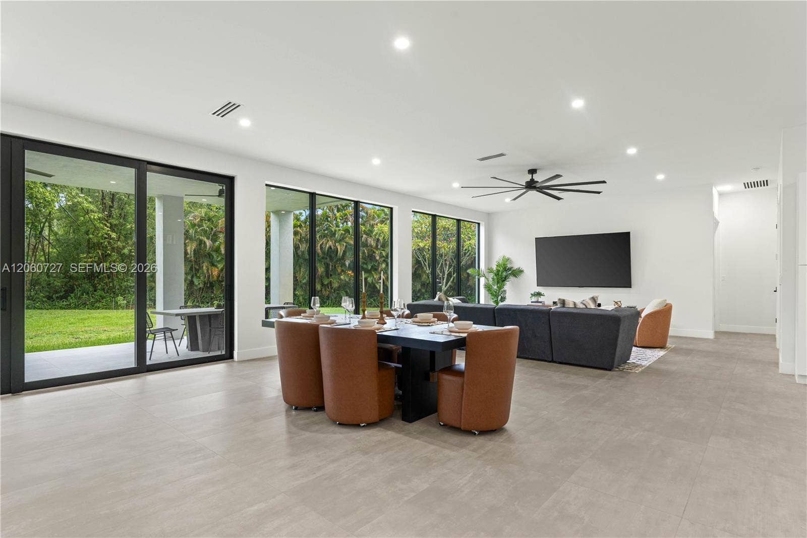360 Holly Lane, Plantation, FL 33317 Photo 14