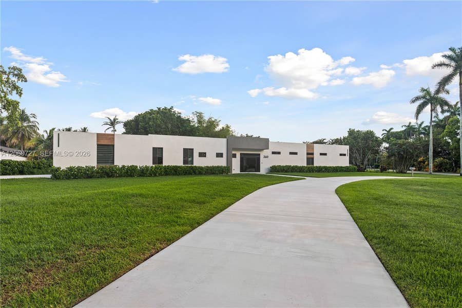 Property photo for 360 Holly Lane, Plantation, FL