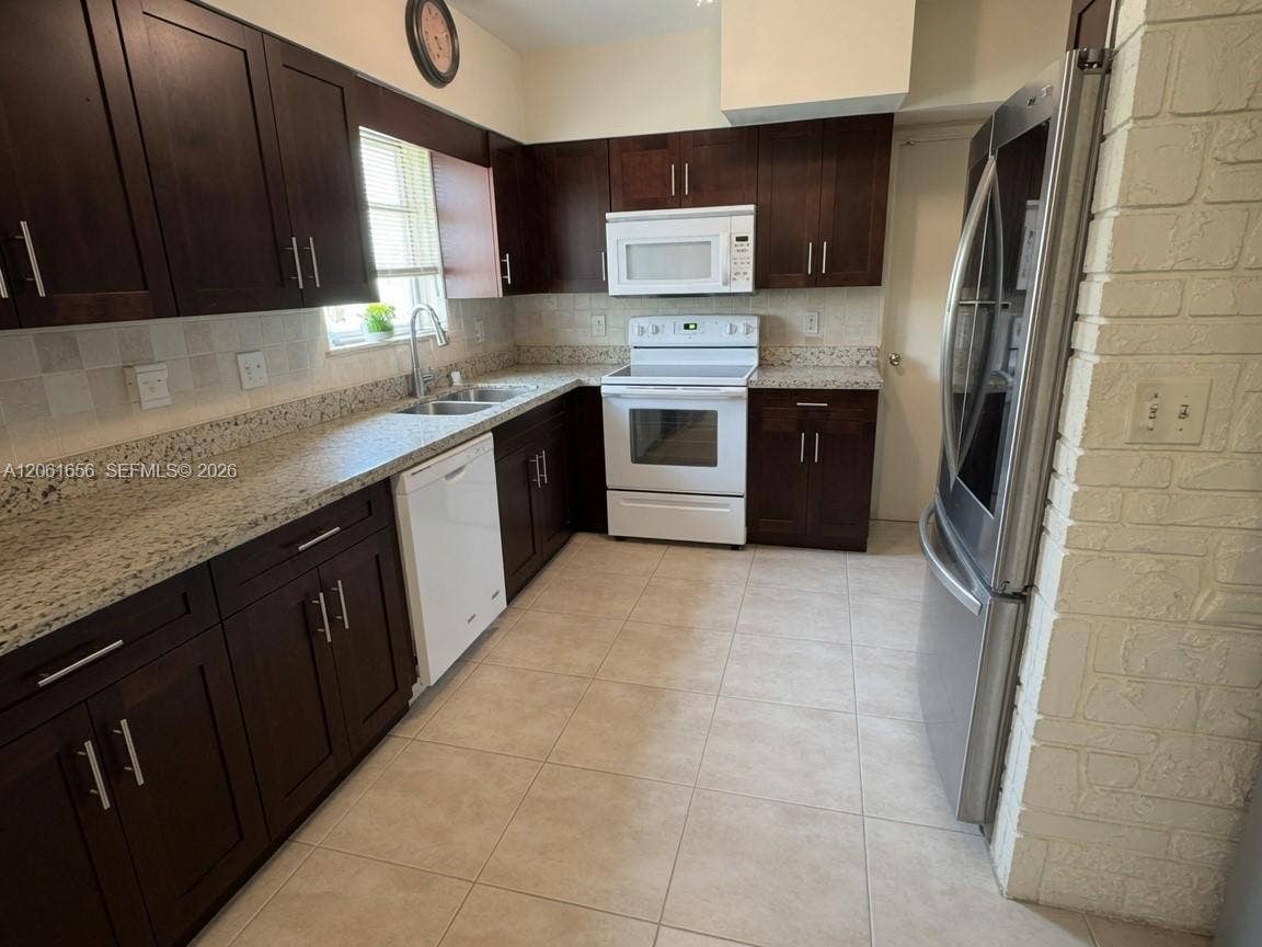 91 Fronton Boulevard, Dania Beach, FL 33004 Photo 10