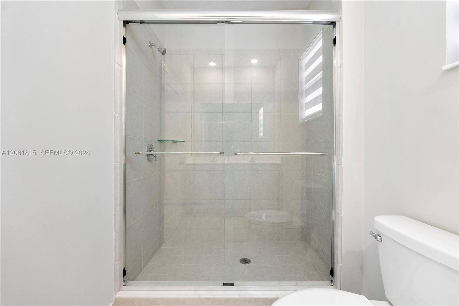 4614 NW 120th Way, Coral Springs, FL 33076 Walk-in Shower