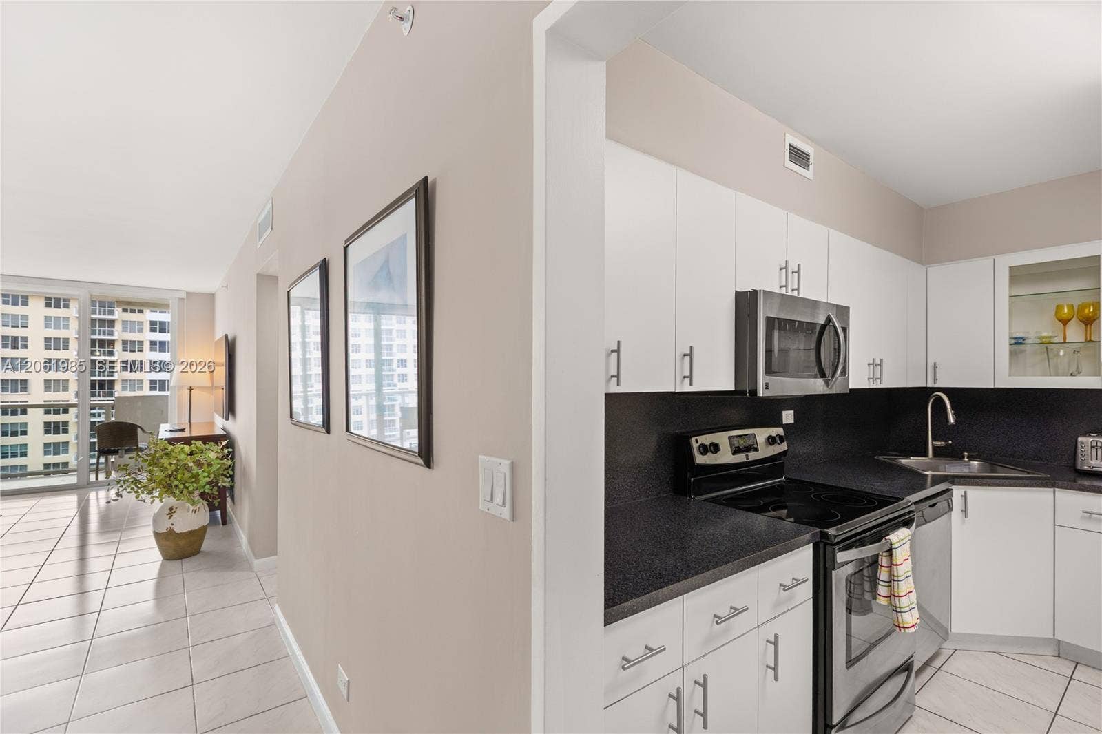 5601 Collins Avenue, #1216, Miami Beach, FL 33140 Photo 6