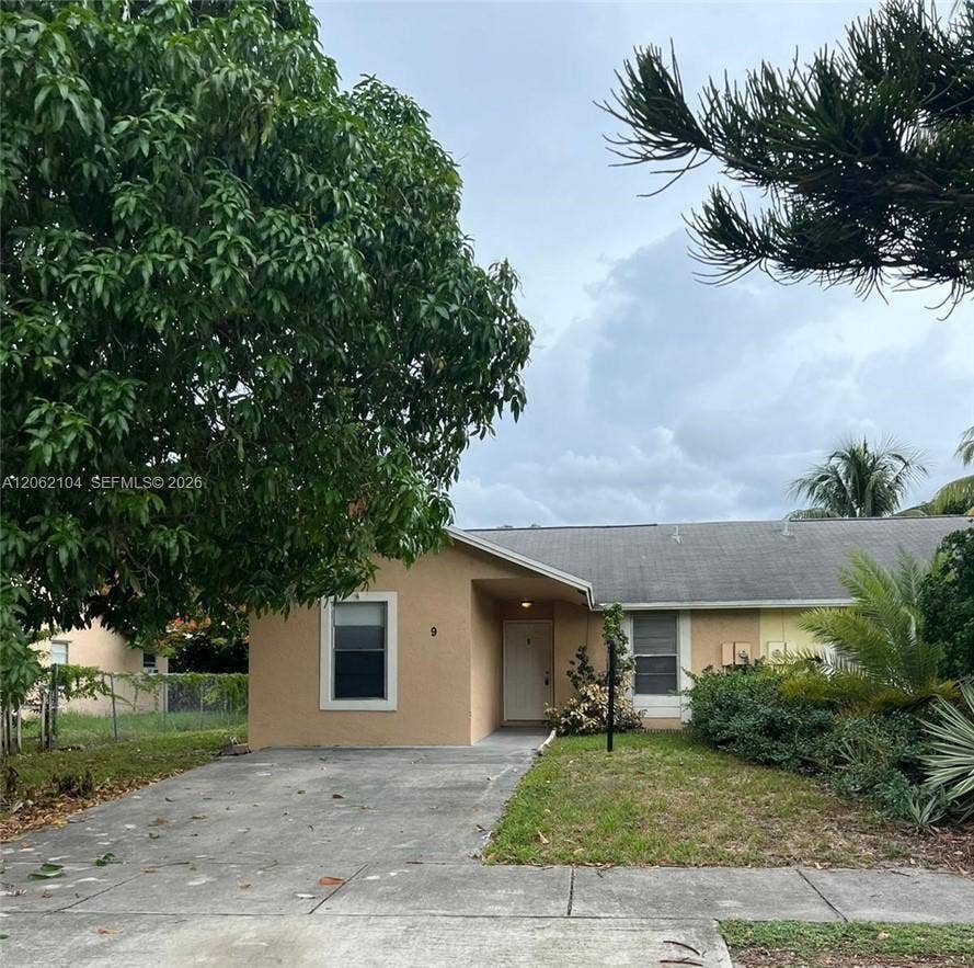 9 NE 44th Street, Deerfield Beach, FL 33064 Photo 1