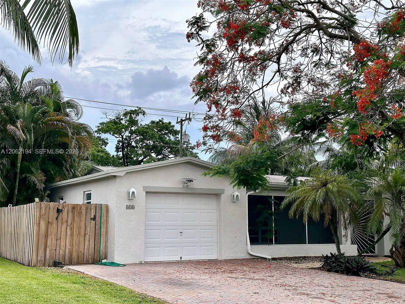 810 NW 8th Avenue, Dania, Dania Beach, FL 33004 Photo 1
