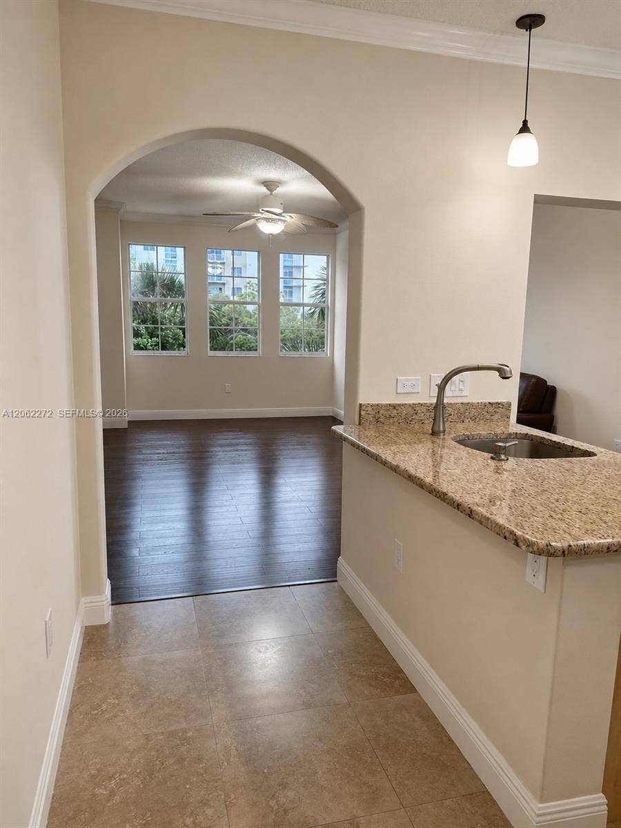 533 NE 3rd Avenue, #320, Fort Lauderdale, FL 33301 Photo 2