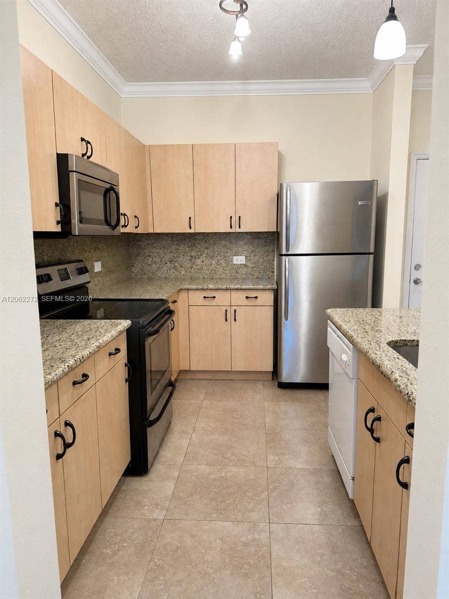 533 NE 3rd Avenue, #320, Fort Lauderdale, FL 33301 Photo 4