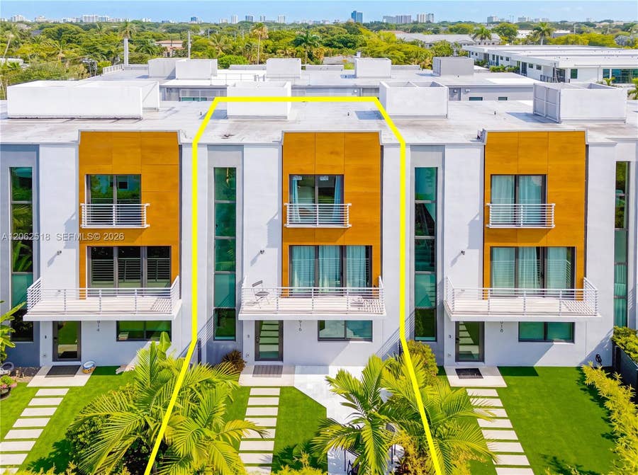 Property photo for 916 NE 4th Street, Fort Lauderdale, FL