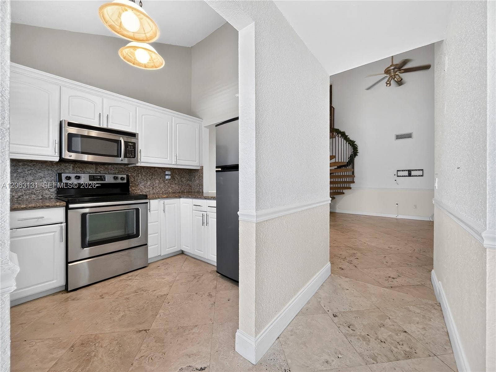 3037 NE 13th Avenue, Oakland Park, FL 33334 Photo 5