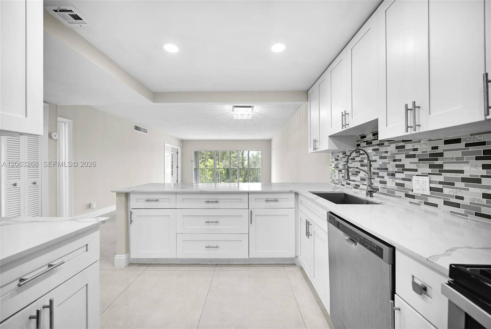 3200 N Palm Aire Drive, #610, Pompano Beach, FL 33069 Photo 12