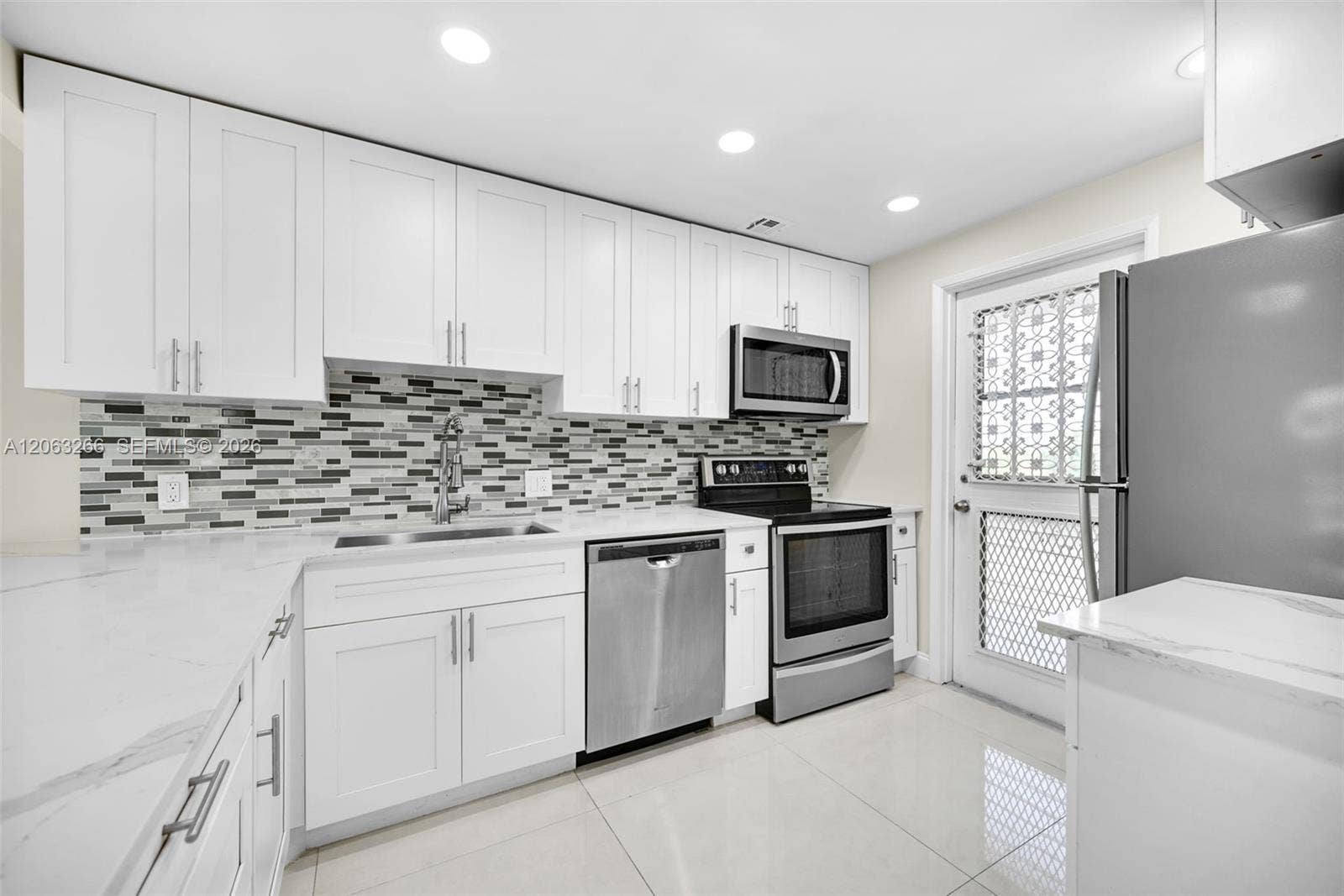 3200 N Palm Aire Drive, #610, Pompano Beach, FL 33069 Photo 9