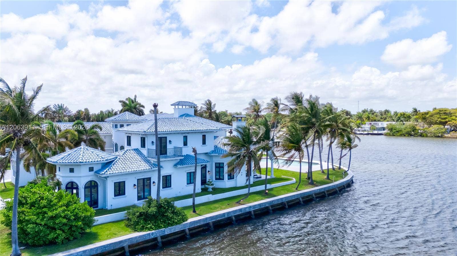 900 S Northlake Drive, Hollywood, FL 33019 Photo 5