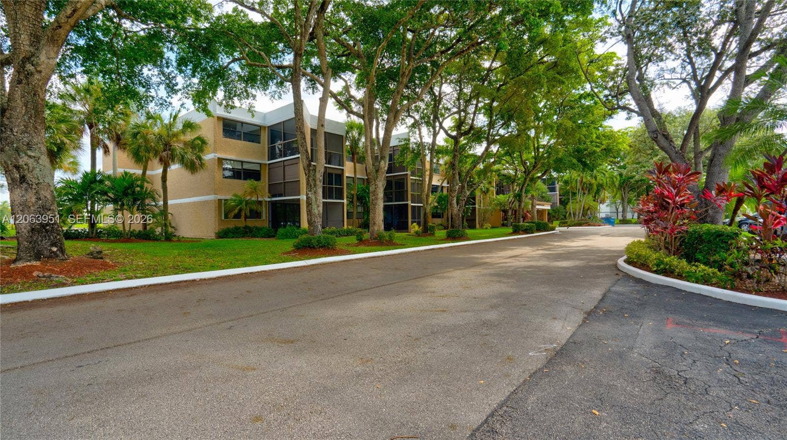 16325 Golf Club Road, #101, Weston, FL 33326 Photo 47