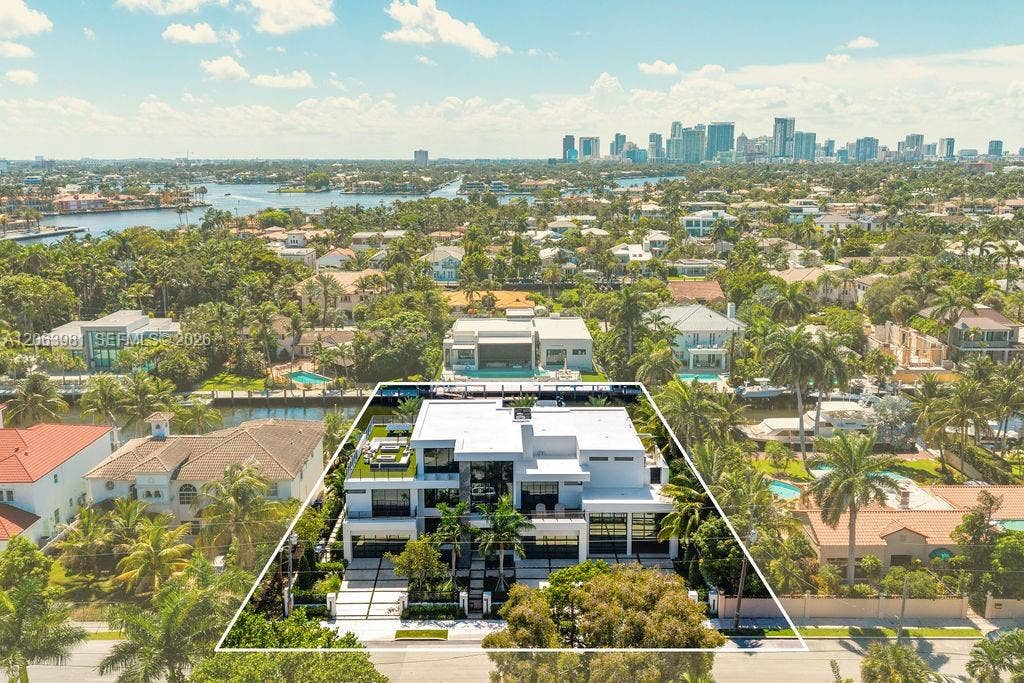725 Poinciana Drive, Fort Lauderdale, FL 33301 Photo 3