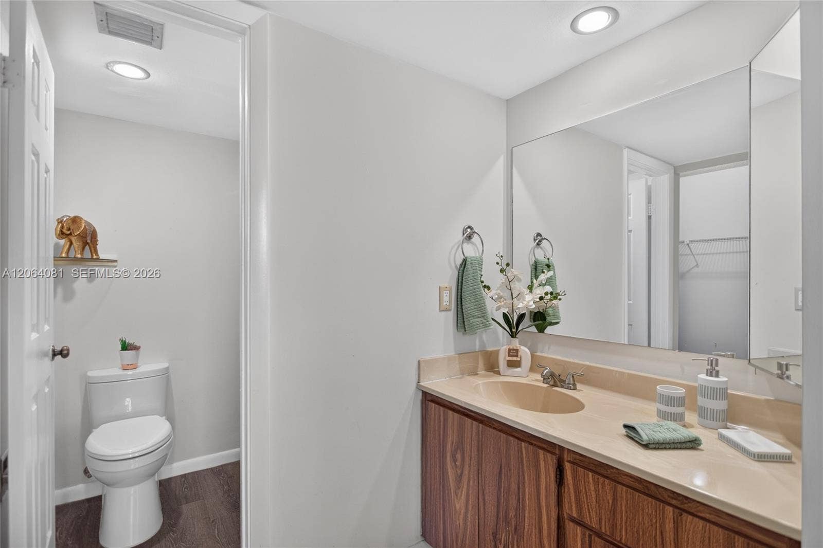1713 Whitehall Drive, #306, Davie, FL 33324 MASTER BATHROOM