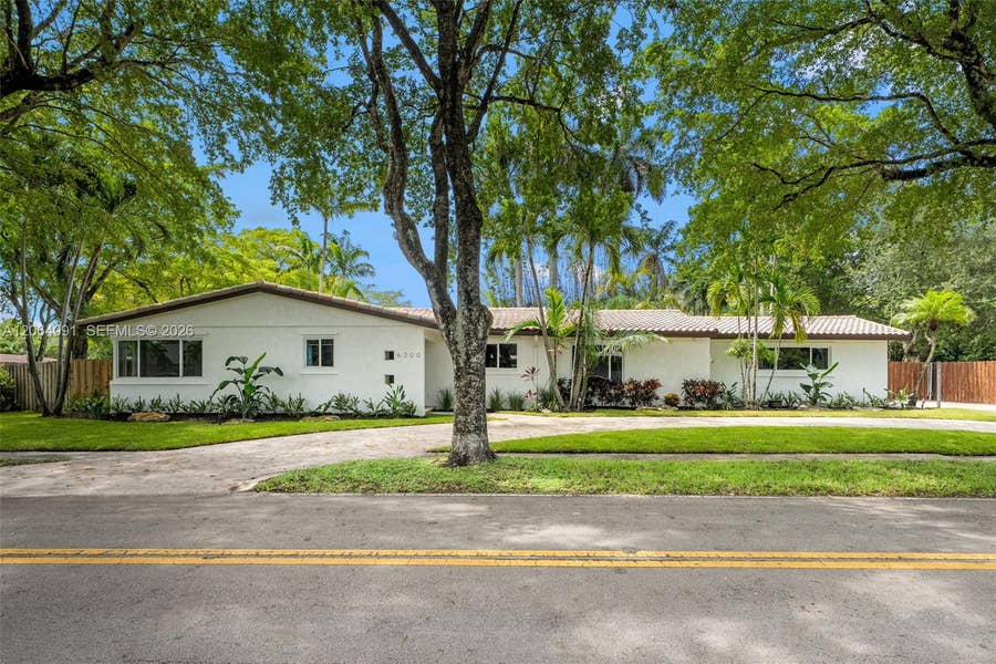 Property photo for 6200 Pine Terrace, Plantation, FL