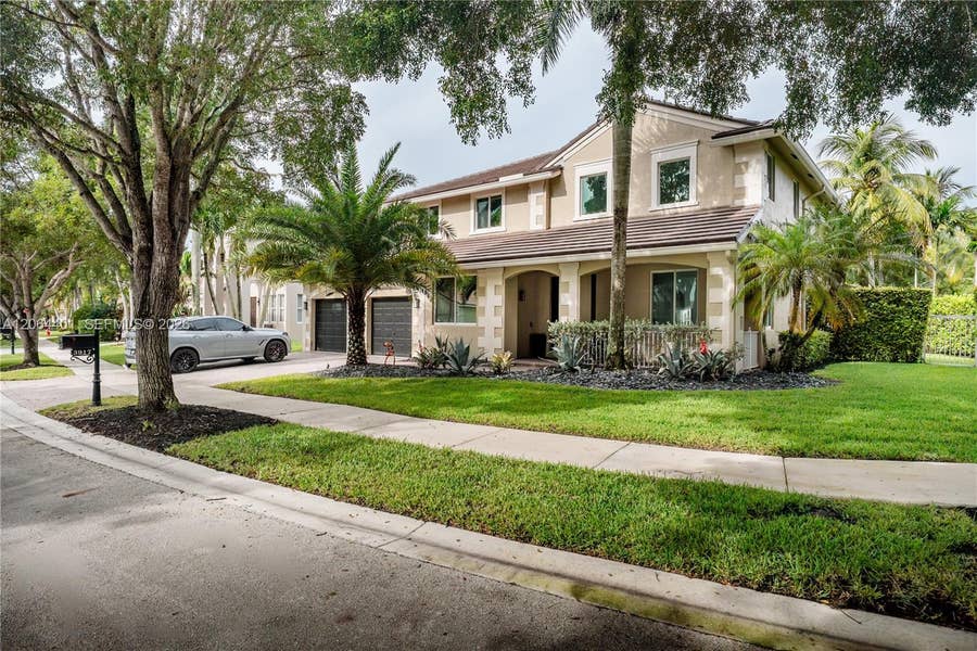 Property photo for 3917 Heron Ridge Lane, Weston, FL