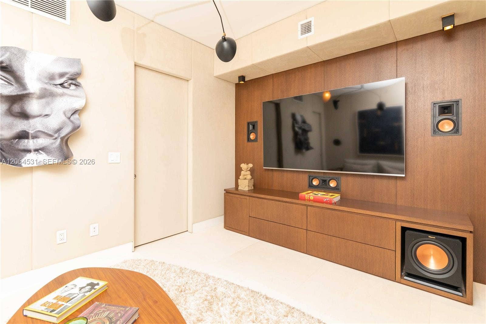 10201 E Collins Avenue, #1002, Bal Harbour, Bal Harbour, FL 33154 3er bedroom with Klipsch sound system walls with sound insulation.