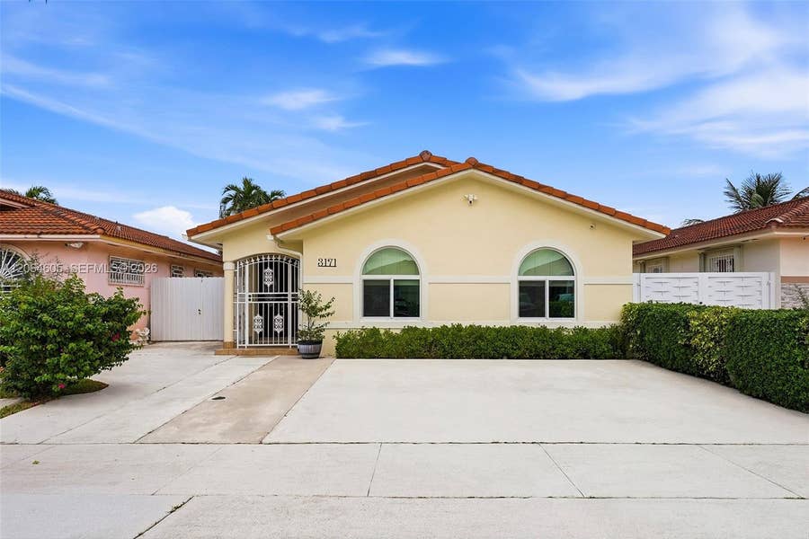 Property photo for 3171 W 78th Street, Hialeah, FL
