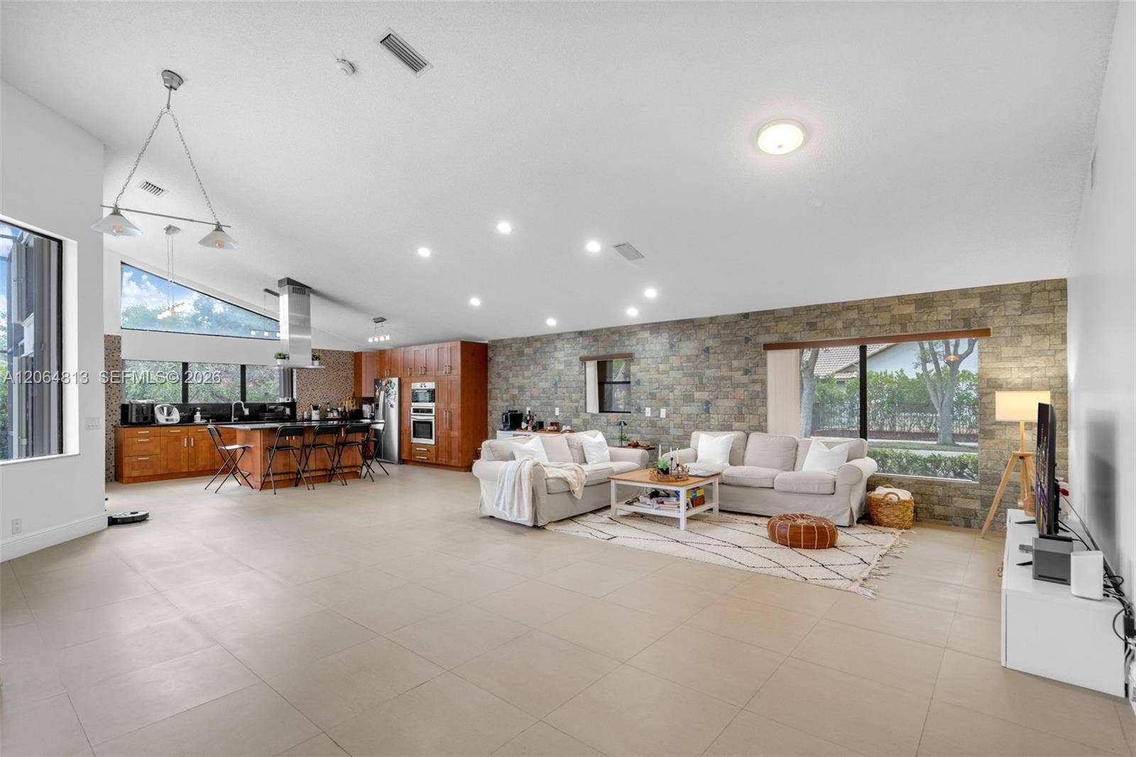 1051 Deerpath Court, Weston, FL 33326 Photo 4