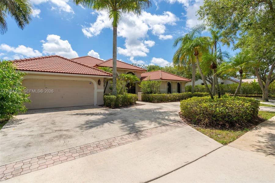 Property photo for 1051 Deerpath Court, Weston, FL