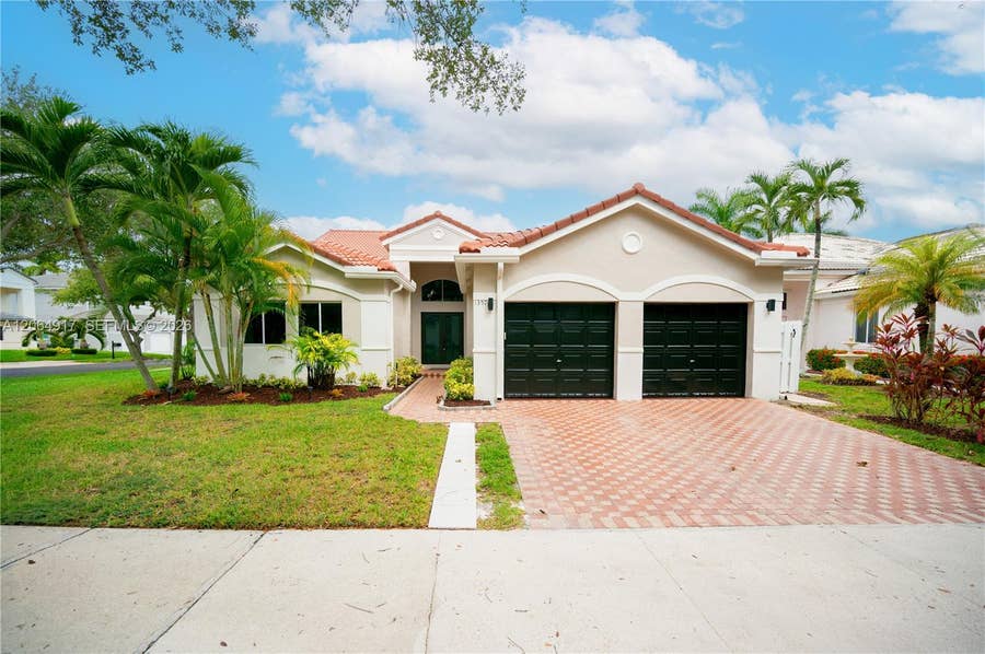 Property photo for 1357 Camellia Lane, Weston, FL