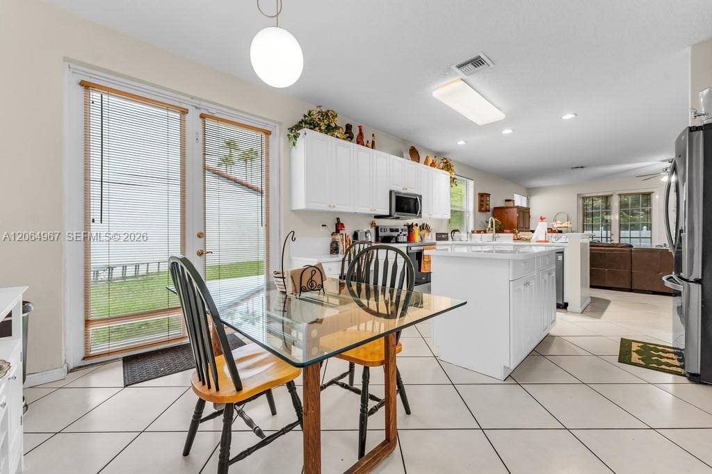 15887 NW 11th Street, Pembroke Pines, FL 33028 Photo 14