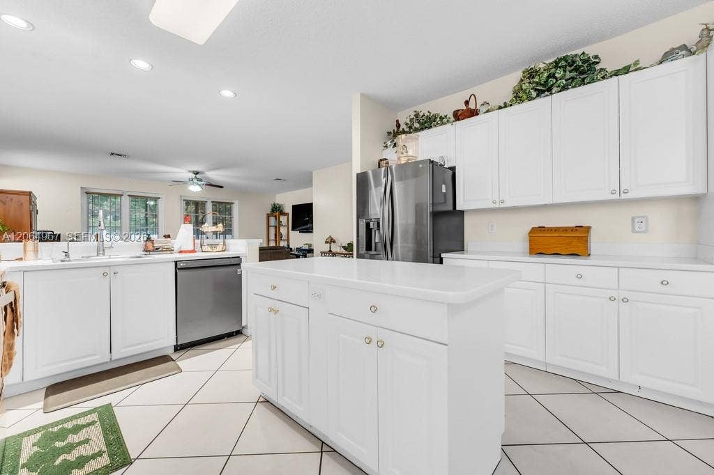 15887 NW 11th Street, Pembroke Pines, FL 33028 Photo 3