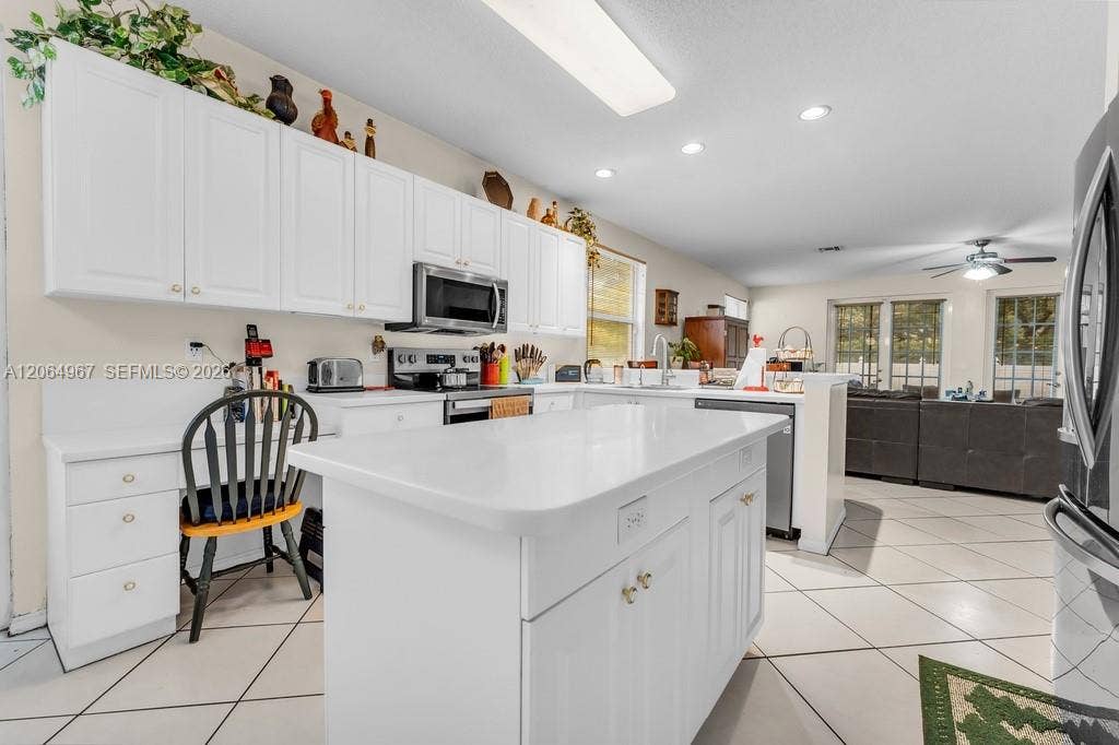 15887 NW 11th Street, Pembroke Pines, FL 33028 Photo 11