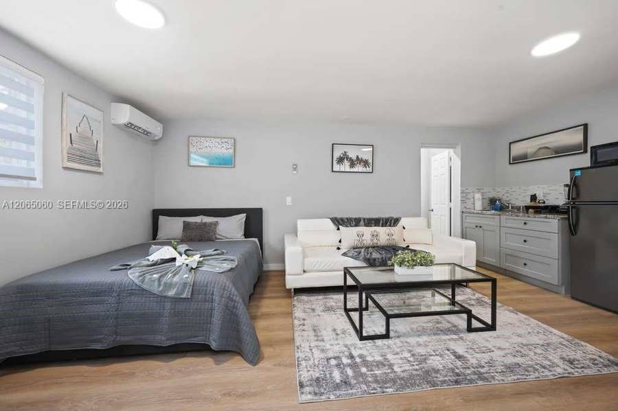 Property photo for 213 Columbus Parkway, #2, Hollywood, FL