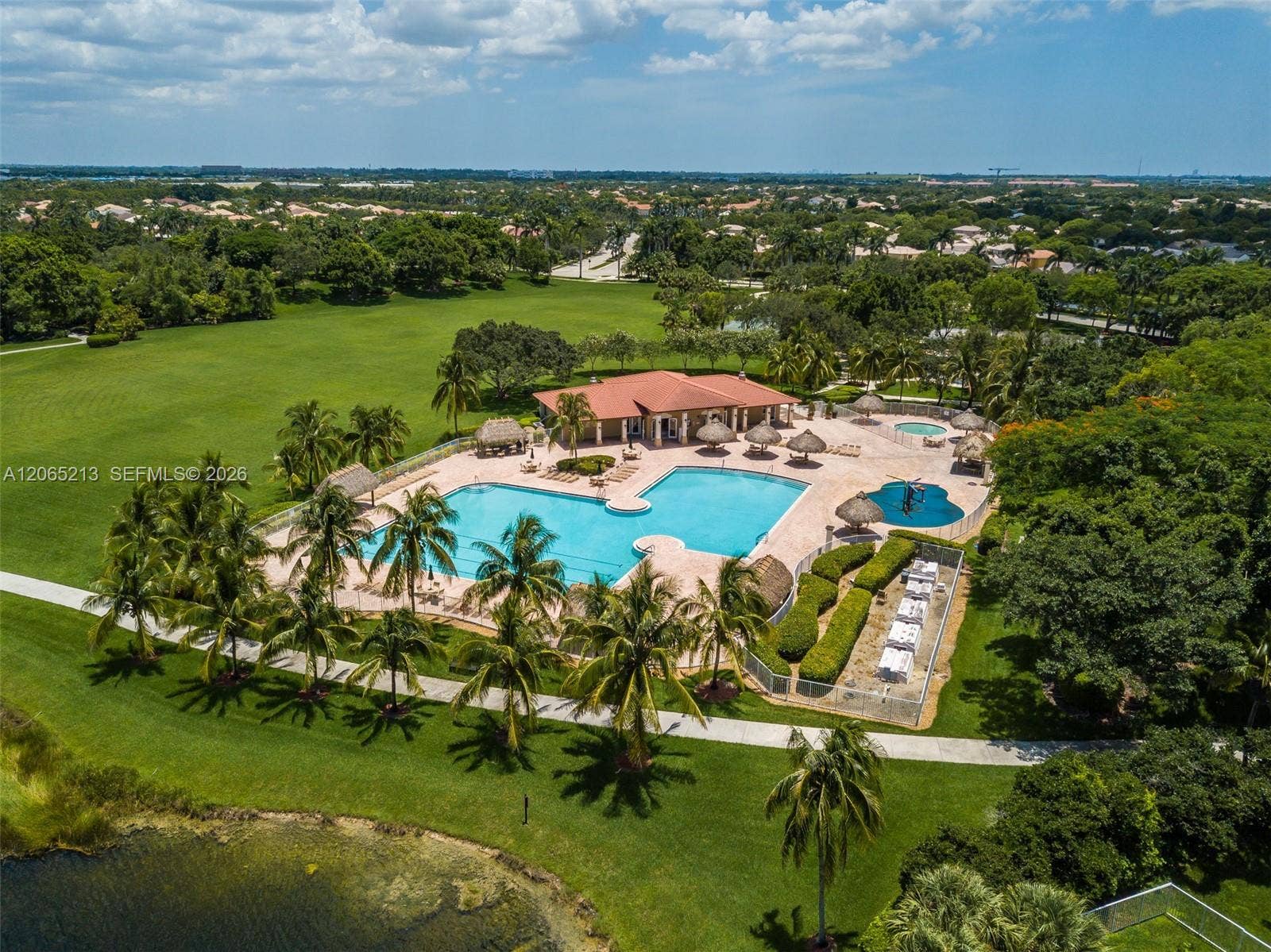 Clubhouse / Community Pool