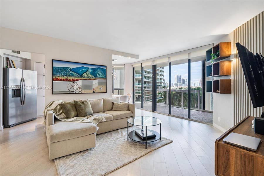 Property photo for 20185 E Country Club Drive, #604+DEN, Aventura, FL