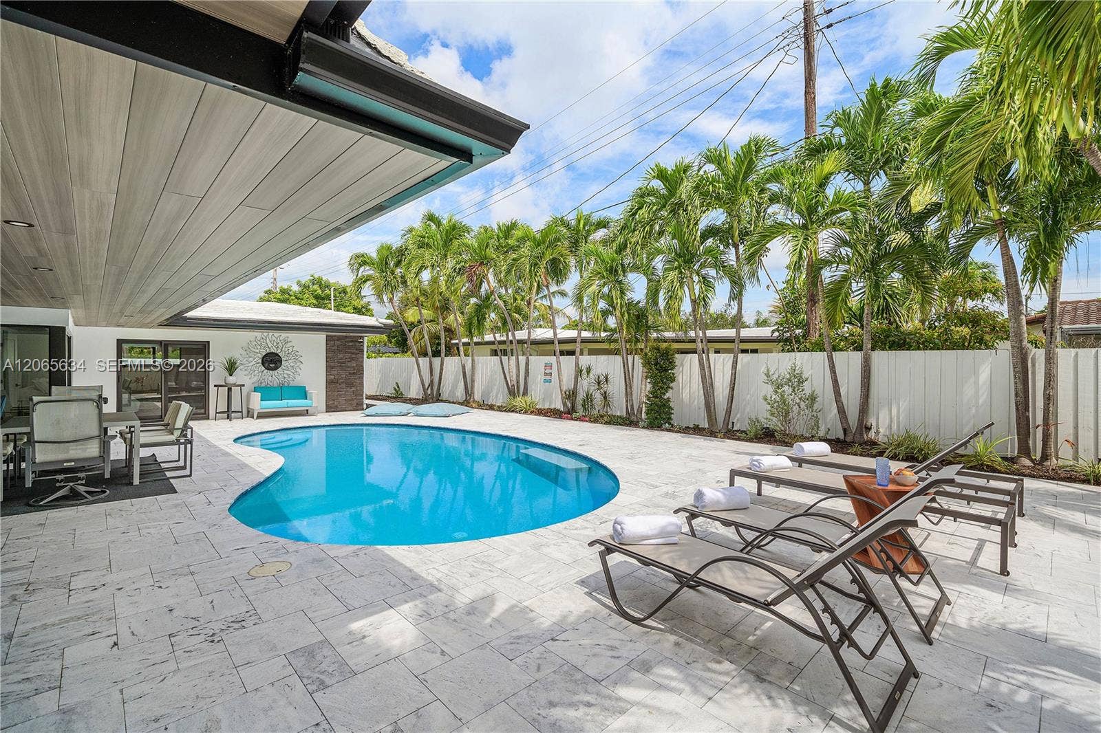 2153 Imperial Point Drive, Fort Lauderdale, FL 33308 SALT WATER/ HEATED POOL